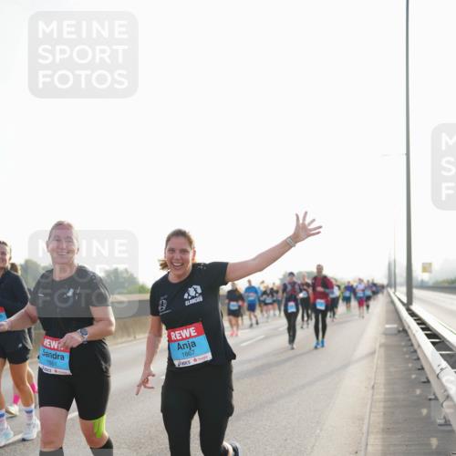 03.10.2026 - Köhlbrandbrückenlauf LAZAROV Photography http://msf.ph/oto/10701622 03.10.2026 09:26:38 Position 3 1861, 1867 meine-sportfotos.de