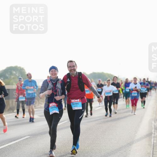 03.10.2026 - Köhlbrandbrückenlauf LAZAROV Photography http://msf.ph/oto/10701624 03.10.2026 09:26:40 Position 3 3221, 3220 meine-sportfotos.de