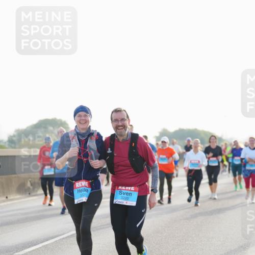 03.10.2026 - Köhlbrandbrückenlauf LAZAROV Photography http://msf.ph/oto/10701630 03.10.2026 09:26:41 Position 3 3221, 3220 meine-sportfotos.de
