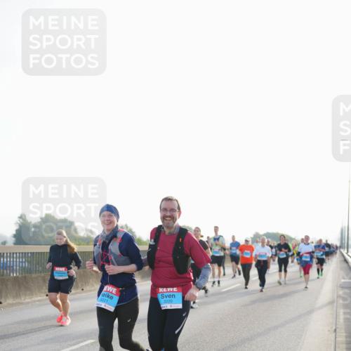 03.10.2026 - Köhlbrandbrückenlauf LAZAROV Photography http://msf.ph/oto/10701634 03.10.2026 09:26:42 Position 3 3221, 3220 meine-sportfotos.de