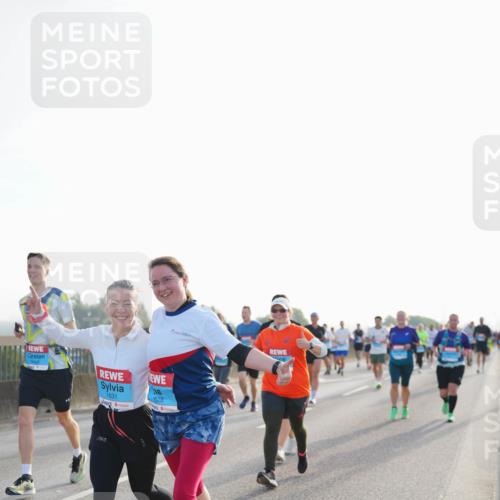 03.10.2026 - Köhlbrandbrückenlauf LAZAROV Photography http://msf.ph/oto/10701653 03.10.2026 09:26:47 Position 3 1160, 1631, 628 meine-sportfotos.de