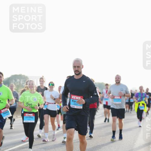 03.10.2026 - Köhlbrandbrückenlauf LAZAROV Photography http://msf.ph/oto/10701675 03.10.2026 09:26:54 Position 3 1040, 1041, 3267 meine-sportfotos.de