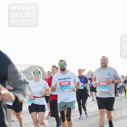 03.10.2026 - Köhlbrandbrückenlauf LAZAROV Photography http://msf.ph/oto/10701679 03.10.2026 09:26:55 Position 3 470, 1581, 3317 meine-sportfotos.de