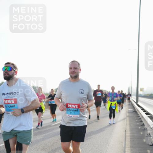 03.10.2026 - Köhlbrandbrückenlauf LAZAROV Photography http://msf.ph/oto/10701687 03.10.2026 09:26:58 Position 3 158, 3317 meine-sportfotos.de