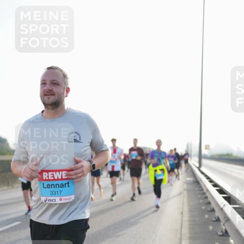 03.10.2026 - Köhlbrandbrückenlauf LAZAROV Photography http://msf.ph/oto/10701688 03.10.2026 09:26:58 Position 3 3317, 2026 meine-sportfotos.de