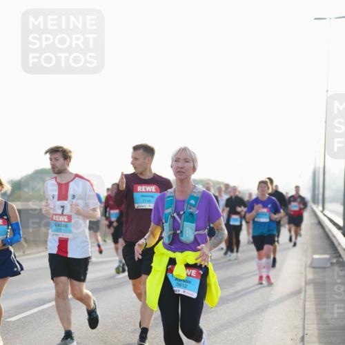 03.10.2026 - Köhlbrandbrückenlauf LAZAROV Photography http://msf.ph/oto/10701692 03.10.2026 09:26:59 Position 3 1, 2761, 3746, 3812 meine-sportfotos.de