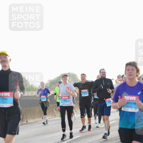 03.10.2026 - Köhlbrandbrückenlauf LAZAROV Photography http://msf.ph/oto/10701699 03.10.2026 09:27:03 Position 3 2641, 1177, 122, 1052 meine-sportfotos.de