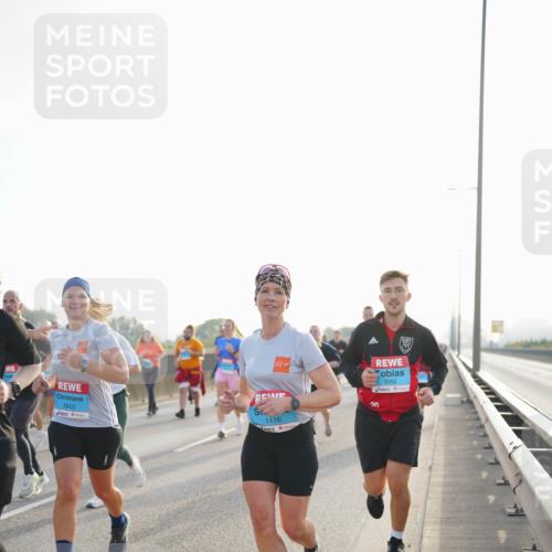 03.10.2026 - Köhlbrandbrückenlauf LAZAROV Photography http://msf.ph/oto/10701709 03.10.2026 09:27:06 Position 3 2843, 52, 1176, 20, 3562 meine-sportfotos.de