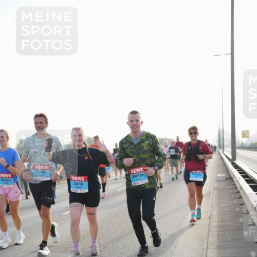 03.10.2026 - Köhlbrandbrückenlauf LAZAROV Photography http://msf.ph/oto/10701717 03.10.2026 09:27:08 Position 3 2599, 2598, 3608, 3613, 1999 meine-sportfotos.de