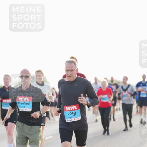 03.10.2026 - Köhlbrandbrückenlauf LAZAROV Photography http://msf.ph/oto/10701737 03.10.2026 09:27:15 Position 3 1434, 3177 meine-sportfotos.de