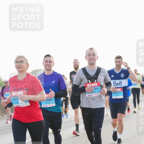 03.10.2026 - Köhlbrandbrückenlauf LAZAROV Photography http://msf.ph/oto/10701745 03.10.2026 09:27:18 Position 3 2, 3615, 3612, 3260 meine-sportfotos.de