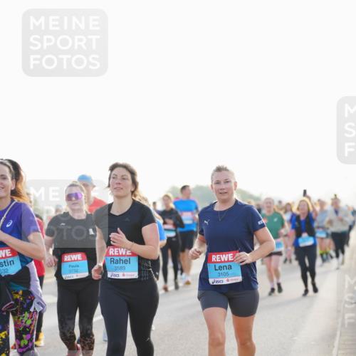 03.10.2026 - Köhlbrandbrückenlauf LAZAROV Photography http://msf.ph/oto/10701838 03.10.2026 09:27:43 Position 3 632, 3732, 3589, 3105 meine-sportfotos.de