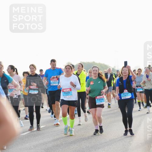 03.10.2026 - Köhlbrandbrückenlauf LAZAROV Photography http://msf.ph/oto/10701848 03.10.2026 09:27:46 Position 3 3223, 3514 meine-sportfotos.de