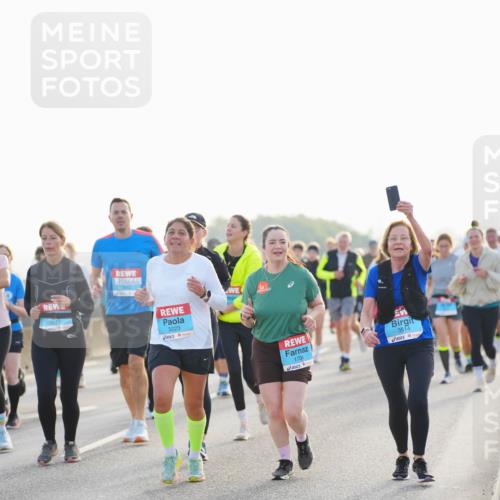 03.10.2026 - Köhlbrandbrückenlauf LAZAROV Photography http://msf.ph/oto/10701851 03.10.2026 09:27:46 Position 3 3223, 1706, 3514 meine-sportfotos.de