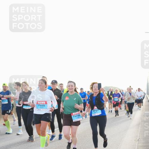 03.10.2026 - Köhlbrandbrückenlauf LAZAROV Photography http://msf.ph/oto/10701861 03.10.2026 09:27:49 Position 3 3223, 1706, 3514 meine-sportfotos.de