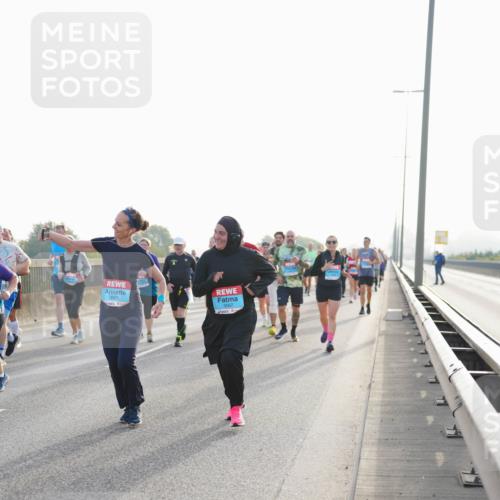 03.10.2026 - Köhlbrandbrückenlauf LAZAROV Photography http://msf.ph/oto/10701922 03.10.2026 09:28:08 Position 3 3575, 3567 meine-sportfotos.de