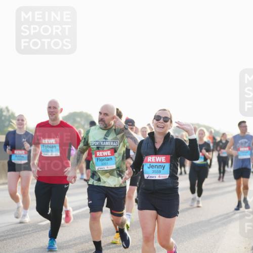 03.10.2026 - Köhlbrandbrückenlauf LAZAROV Photography http://msf.ph/oto/10701931 03.10.2026 09:28:10 Position 3 3474, 3351, 3559 meine-sportfotos.de