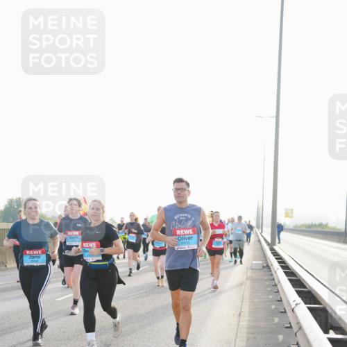 03.10.2026 - Köhlbrandbrückenlauf LAZAROV Photography http://msf.ph/oto/10701943 03.10.2026 09:28:13 Position 3 2068, 200, 2070 meine-sportfotos.de