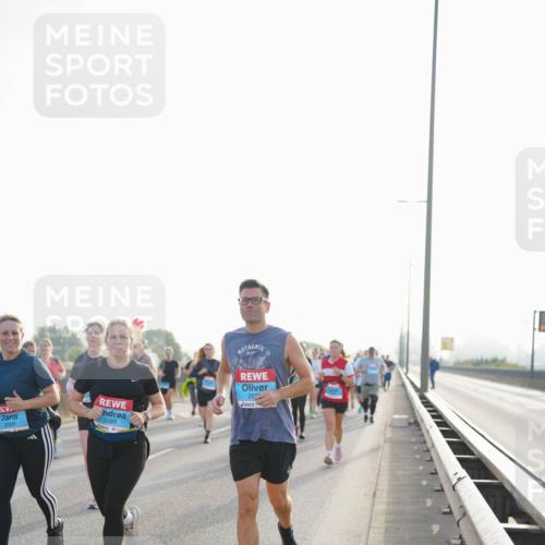 03.10.2026 - Köhlbrandbrückenlauf LAZAROV Photography http://msf.ph/oto/10701944 03.10.2026 09:28:13 Position 3 2068, 2069, 207 meine-sportfotos.de