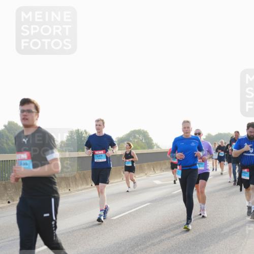 03.10.2026 - Köhlbrandbrückenlauf LAZAROV Photography http://msf.ph/oto/10701982 03.10.2026 09:28:24 Position 3  meine-sportfotos.de