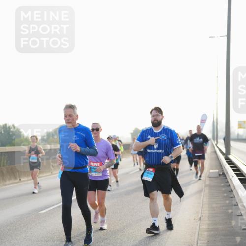 03.10.2026 - Köhlbrandbrückenlauf LAZAROV Photography http://msf.ph/oto/10701989 03.10.2026 09:28:25 Position 3  meine-sportfotos.de
