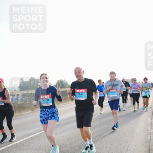 03.10.2026 - Köhlbrandbrückenlauf LAZAROV Photography http://msf.ph/oto/10702027 03.10.2026 09:28:39 Position 3 3263, 3262 meine-sportfotos.de