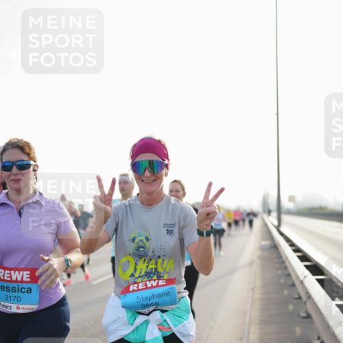 03.10.2026 - Köhlbrandbrückenlauf LAZAROV Photography http://msf.ph/oto/10702046 03.10.2026 09:28:43 Position 3 36, 3170, 3868 meine-sportfotos.de
