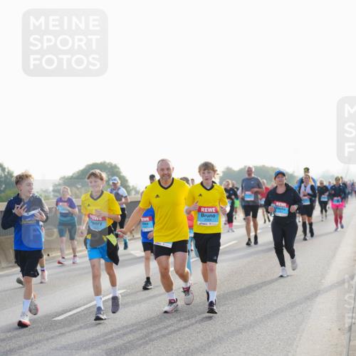 03.10.2026 - Köhlbrandbrückenlauf LAZAROV Photography http://msf.ph/oto/10702068 03.10.2026 09:28:51 Position 3  meine-sportfotos.de