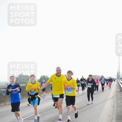 03.10.2026 - Köhlbrandbrückenlauf LAZAROV Photography http://msf.ph/oto/10702074 03.10.2026 09:28:53 Position 3 2004 meine-sportfotos.de