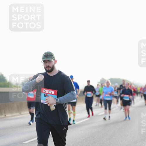 03.10.2026 - Köhlbrandbrückenlauf LAZAROV Photography http://msf.ph/oto/10702118 03.10.2026 09:29:08 Position 3  meine-sportfotos.de
