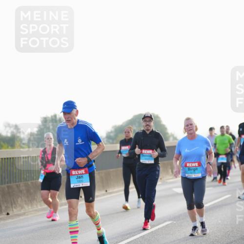03.10.2026 - Köhlbrandbrückenlauf LAZAROV Photography http://msf.ph/oto/10702134 03.10.2026 09:29:12 Position 3 1220, 3557, 1215 meine-sportfotos.de