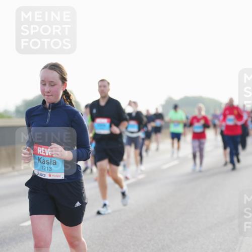 03.10.2026 - Köhlbrandbrückenlauf LAZAROV Photography http://msf.ph/oto/10702147 03.10.2026 09:29:14 Position 3 1213 meine-sportfotos.de