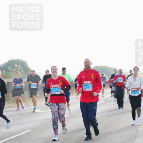 03.10.2026 - Köhlbrandbrückenlauf LAZAROV Photography http://msf.ph/oto/10702156 03.10.2026 09:29:18 Position 3 3645, 3524 meine-sportfotos.de
