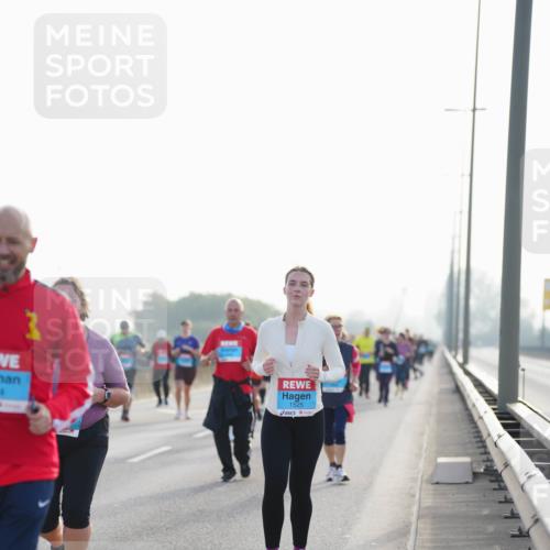 03.10.2026 - Köhlbrandbrückenlauf LAZAROV Photography http://msf.ph/oto/10702167 03.10.2026 09:29:20 Position 3 4, 3, 1525 meine-sportfotos.de