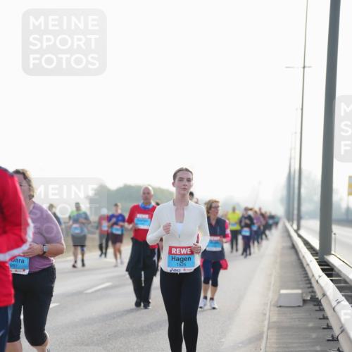 03.10.2026 - Köhlbrandbrückenlauf LAZAROV Photography http://msf.ph/oto/10702169 03.10.2026 09:29:20 Position 3 687, 1525 meine-sportfotos.de
