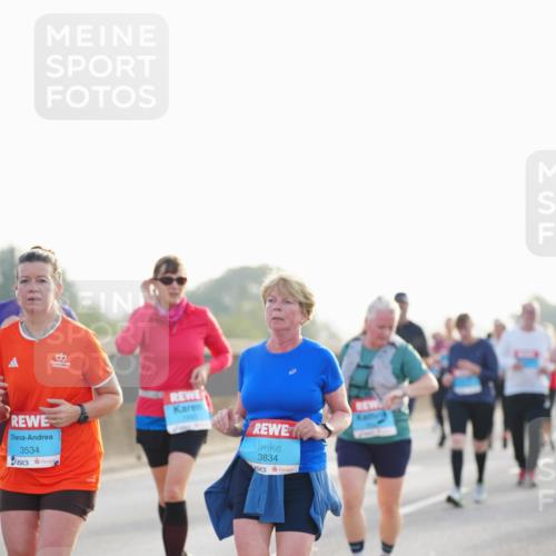03.10.2026 - Köhlbrandbrückenlauf LAZAROV Photography http://msf.ph/oto/10702204 03.10.2026 09:29:31 Position 3 3534, 8, 3834 meine-sportfotos.de