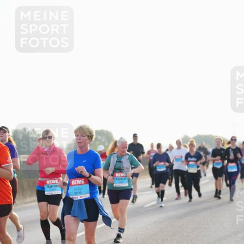 03.10.2026 - Köhlbrandbrückenlauf LAZAROV Photography http://msf.ph/oto/10702206 03.10.2026 09:29:31 Position 3 1993, 3834 meine-sportfotos.de