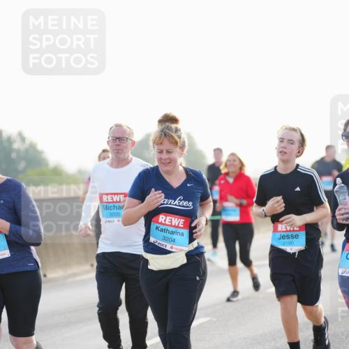 03.10.2026 - Köhlbrandbrückenlauf LAZAROV Photography http://msf.ph/oto/10702213 03.10.2026 09:29:35 Position 3 3205, 3204, 3190 meine-sportfotos.de