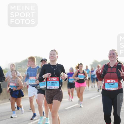 03.10.2026 - Köhlbrandbrückenlauf LAZAROV Photography http://msf.ph/oto/10702225 03.10.2026 09:29:41 Position 3 3545, 3466, 3551 meine-sportfotos.de