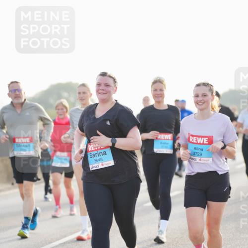03.10.2026 - Köhlbrandbrückenlauf LAZAROV Photography http://msf.ph/oto/10702243 03.10.2026 09:29:51 Position 3 3648, 3748, 3729 meine-sportfotos.de