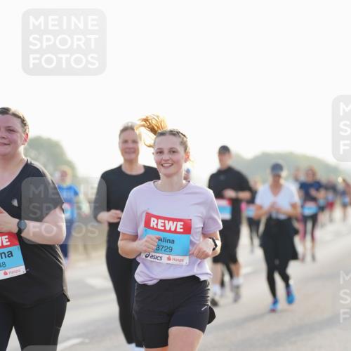 03.10.2026 - Köhlbrandbrückenlauf LAZAROV Photography http://msf.ph/oto/10702244 03.10.2026 09:29:52 Position 3 48, 3729 meine-sportfotos.de