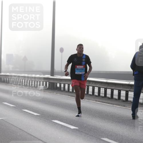 03.10.2026 - Köhlbrandbrückenlauf Jannik Wohlers http://msf.ph/oto/10703722 03.10.2026 09:10:14 Position 3 1263 meine-sportfotos.de