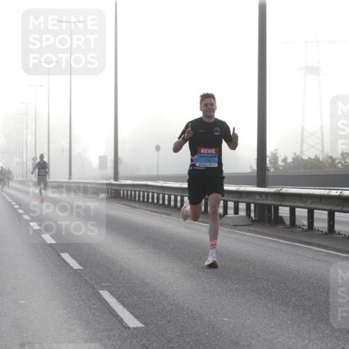 03.10.2026 - Köhlbrandbrückenlauf Jannik Wohlers http://msf.ph/oto/10703737 03.10.2026 09:10:47 Position 3  meine-sportfotos.de