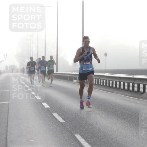 03.10.2026 - Köhlbrandbrückenlauf Jannik Wohlers http://msf.ph/oto/10703750 03.10.2026 09:11:05 Position 3  meine-sportfotos.de