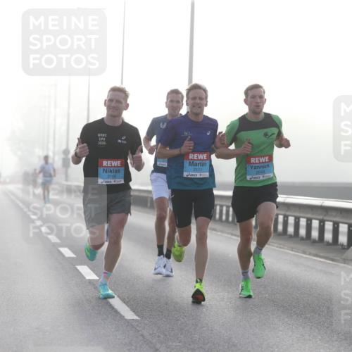 03.10.2026 - Köhlbrandbrückenlauf Jannik Wohlers http://msf.ph/oto/10703759 03.10.2026 09:11:11 Position 3 2026, 2106, 2111, 2043 meine-sportfotos.de