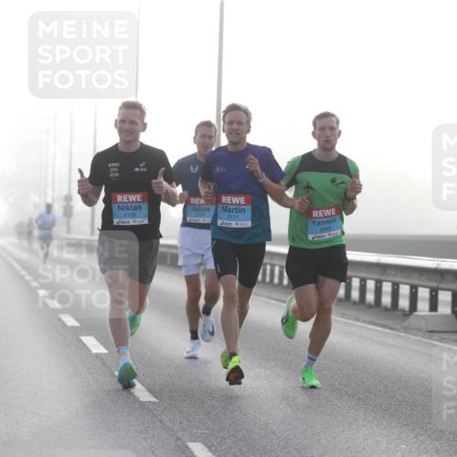 03.10.2026 - Köhlbrandbrückenlauf Jannik Wohlers http://msf.ph/oto/10703760 03.10.2026 09:11:11 Position 3 2026, 2106, 2131, 2111, 2043 meine-sportfotos.de