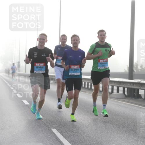 03.10.2026 - Köhlbrandbrückenlauf Jannik Wohlers http://msf.ph/oto/10703765 03.10.2026 09:11:12 Position 3 2026, 2106, 213, 2111, 2043 meine-sportfotos.de