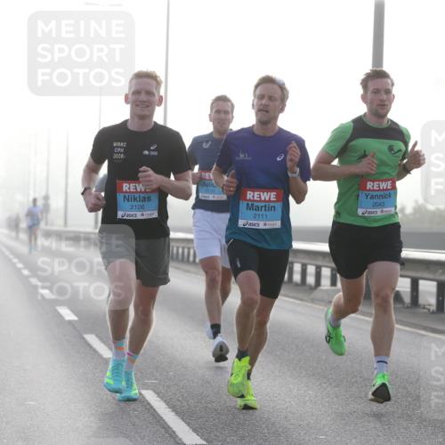 03.10.2026 - Köhlbrandbrückenlauf Jannik Wohlers http://msf.ph/oto/10703769 03.10.2026 09:11:13 Position 3 2026, 2131, 2106, 2111, 2043 meine-sportfotos.de