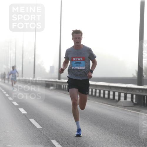 03.10.2026 - Köhlbrandbrückenlauf Jannik Wohlers http://msf.ph/oto/10703774 03.10.2026 09:11:15 Position 3 2102 meine-sportfotos.de