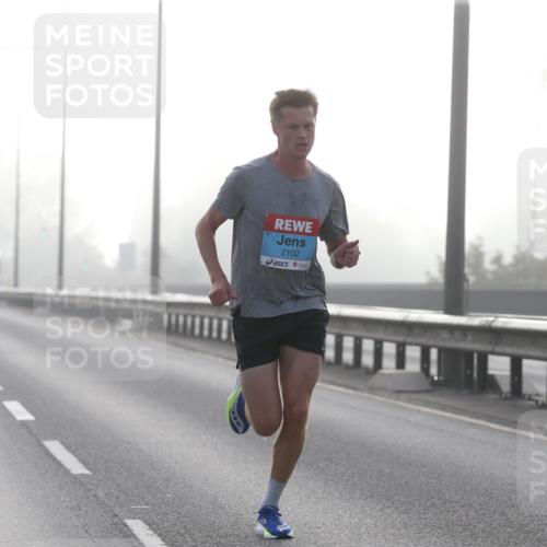 03.10.2026 - Köhlbrandbrückenlauf Jannik Wohlers http://msf.ph/oto/10703779 03.10.2026 09:11:15 Position 3 2102 meine-sportfotos.de